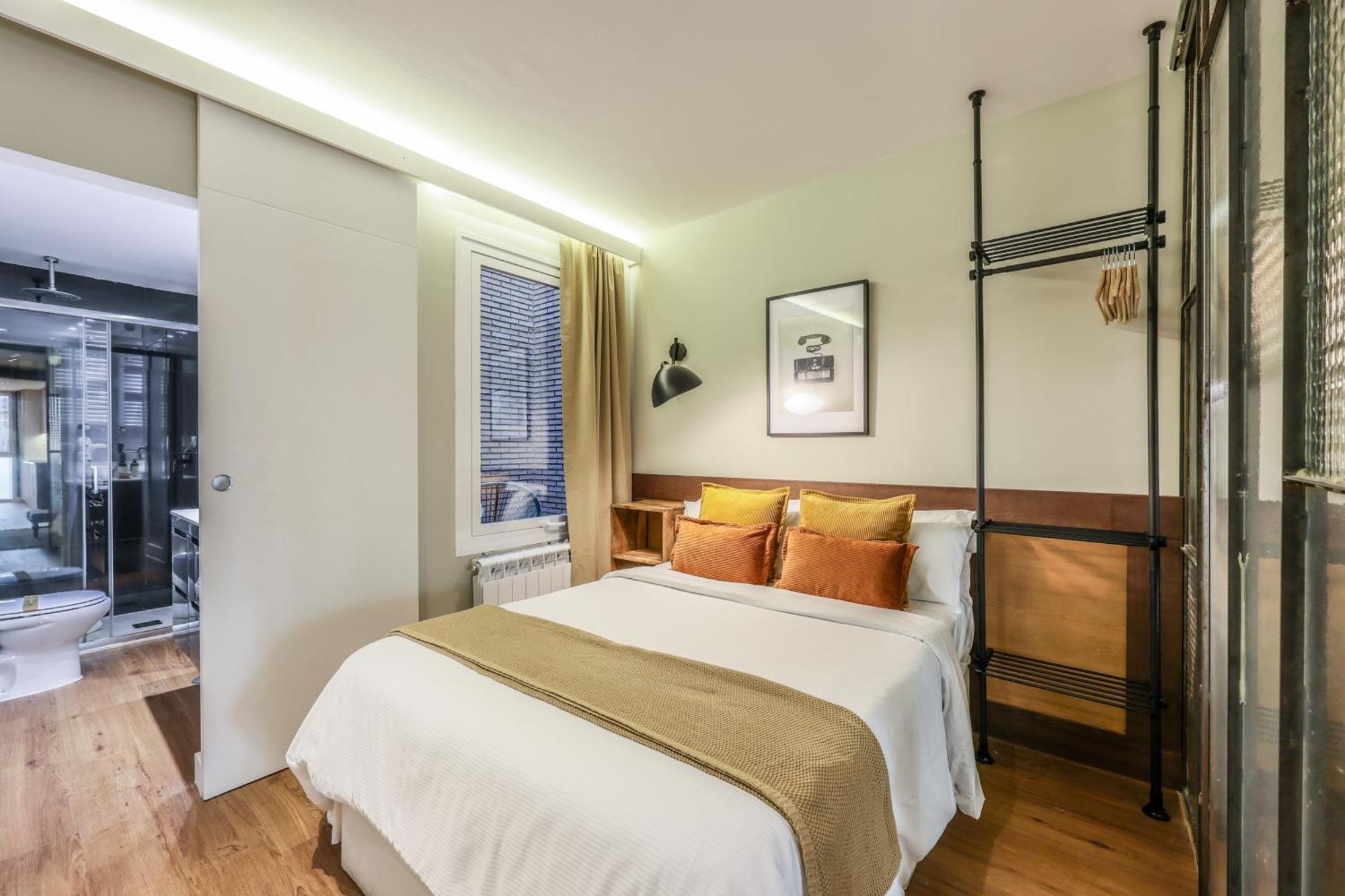 Ap Chueca Apartment Madrid Bagian luar foto